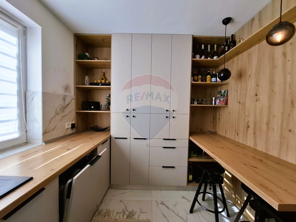 Apartament cu 3 camere de vânzare Calea Șurii Mici