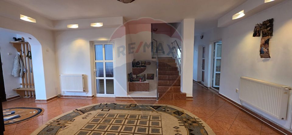 5 room House / Villa for sale