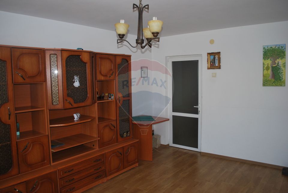 Apartament cu 2 camere de închiriat în zona Cornisa