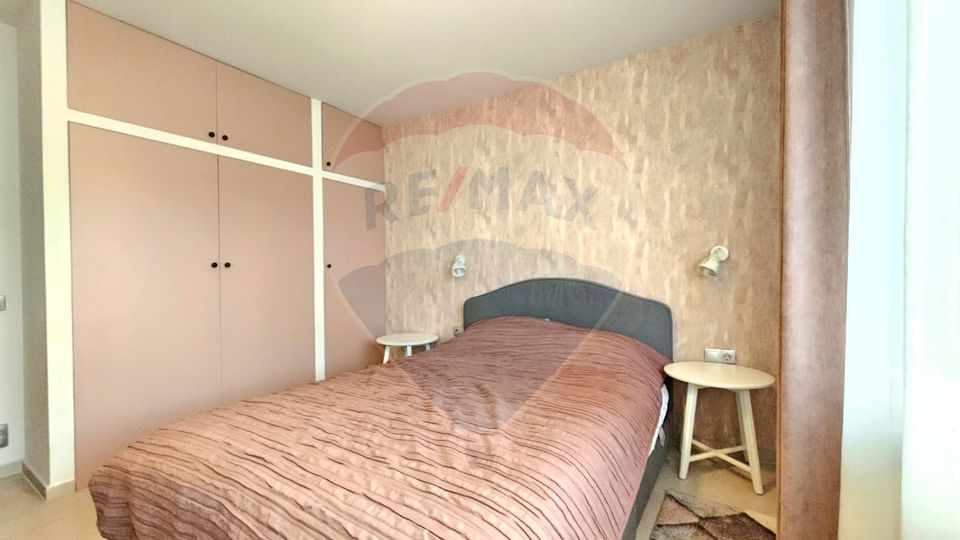 Inchiriez apartament modern cu 4 camere în zona Parcul Central