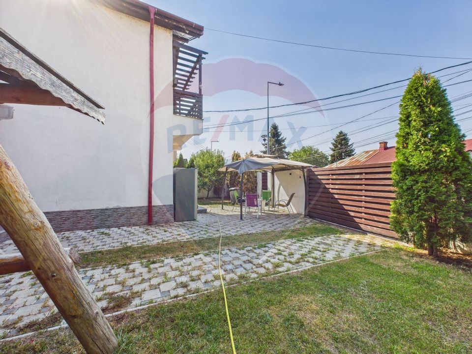 Casă / Vilă cu 4 camere de vânzare în zona Est