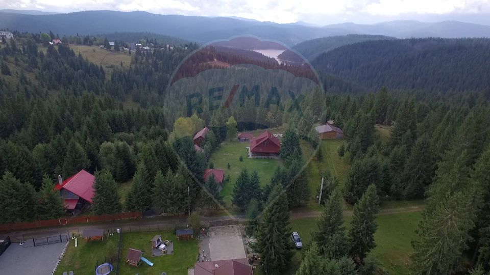 Casă de vacanță, de vânzare, pretabilă locuință sau afacere hotelieră