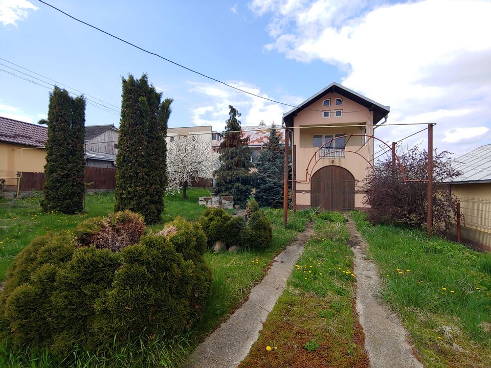 8 room House / Villa for sale