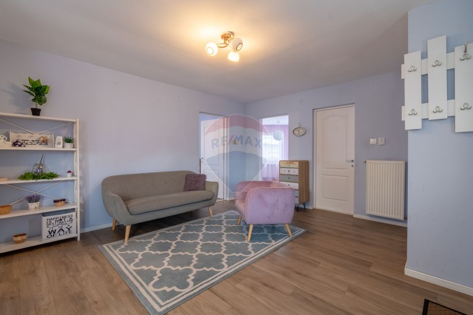 Casa individuala de vanzare 100mp, 600mp teren, garaj, zona Panemar