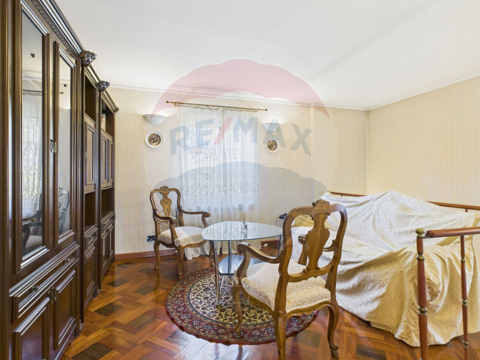 Spectacular villa in Balotesti, 5000 sqm courtyard and indoor pool