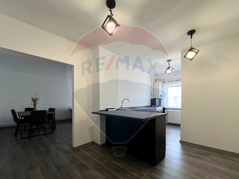 Apartament spațios de închiriat, strada Năsăud, bloc cu lift