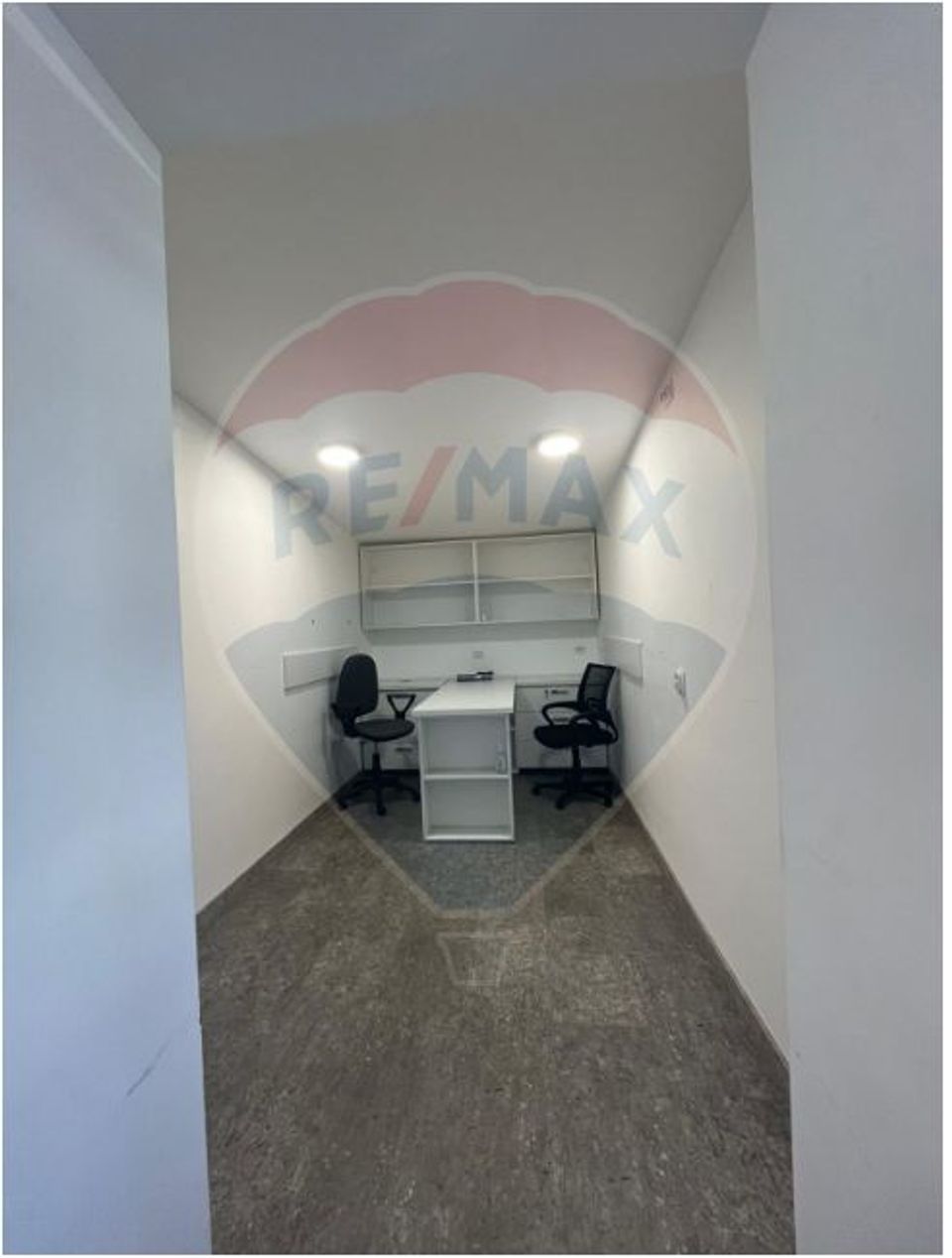 35sq.m Office Space for rent, Turnisor area