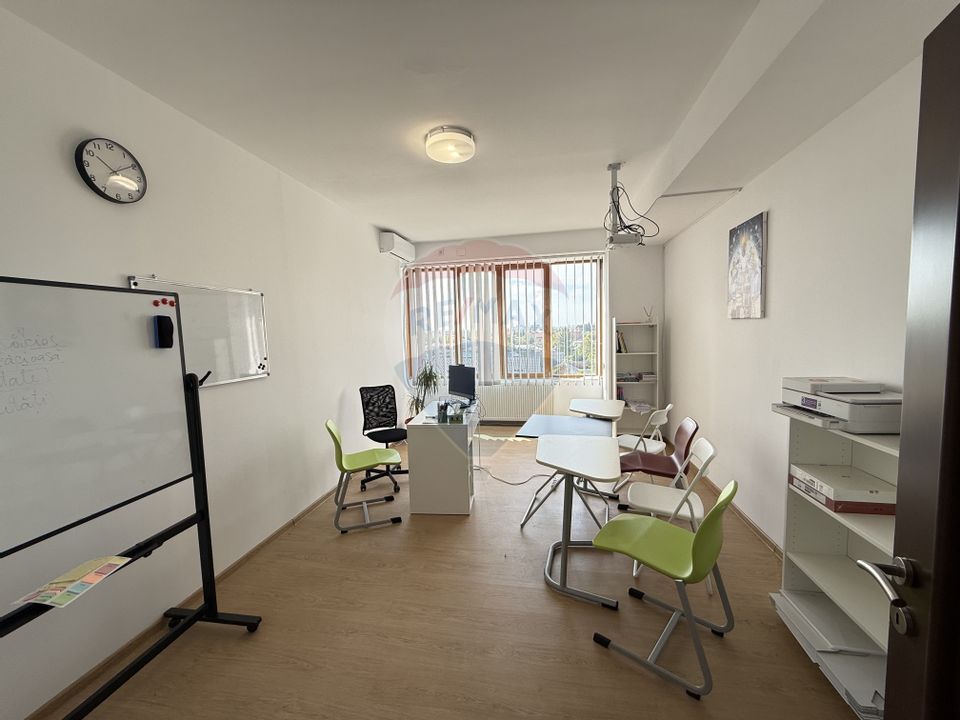 Apartament cu 3 camere de vânzare Voluntari