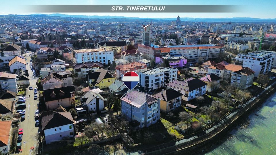 Casă / Vilă cu 5 camere de vânzare în zona Orasul Vechi