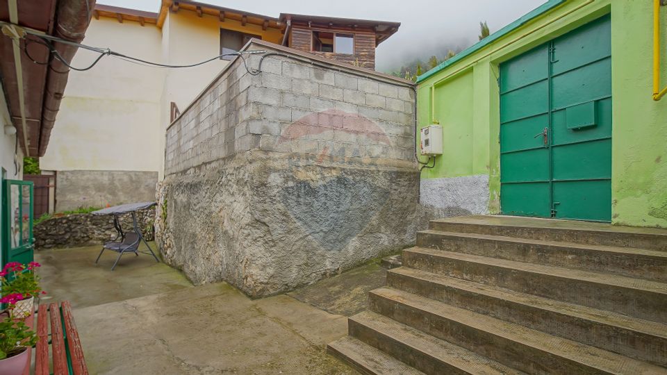 Casă / Vilă cu 5 camere de vânzare în zona Schei, Cotun 9
