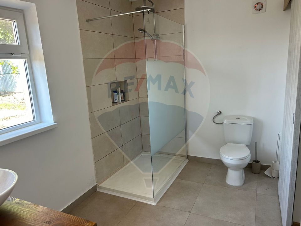 Casă renovată cu 4 camere în Urechești