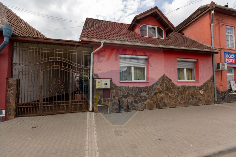 6 room House / Villa for sale, Vest area