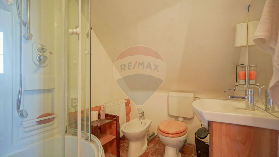 8 room House / Villa for sale