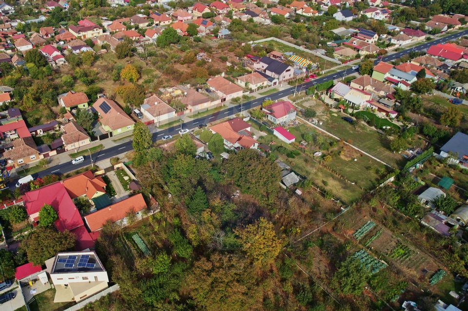 Casă cu 3 camere si teren generos de vanzare in Vladimirescu