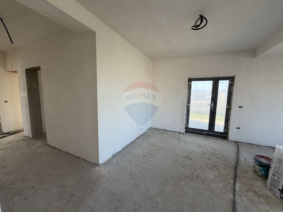 Casă cu 4 camere Campineanca