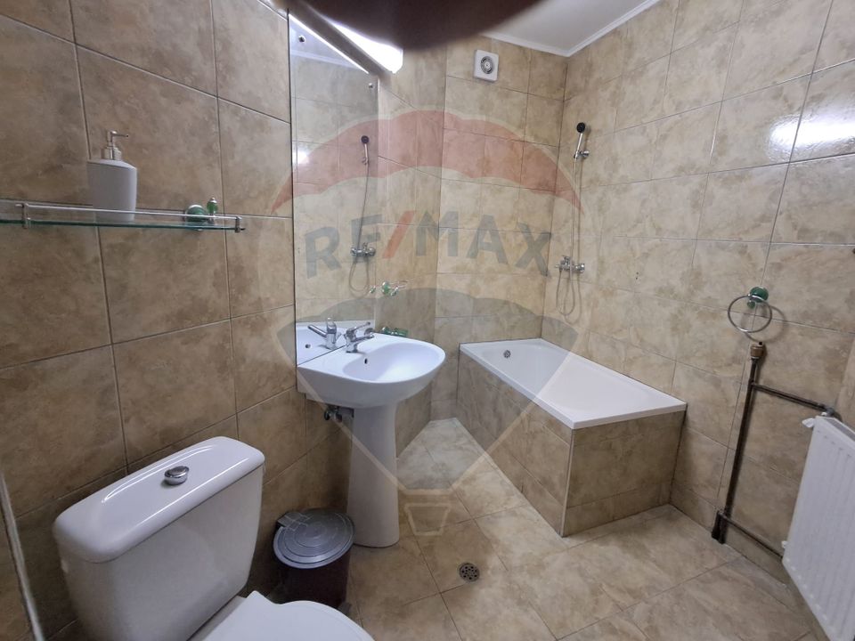 16 room Hotel / Pension for sale