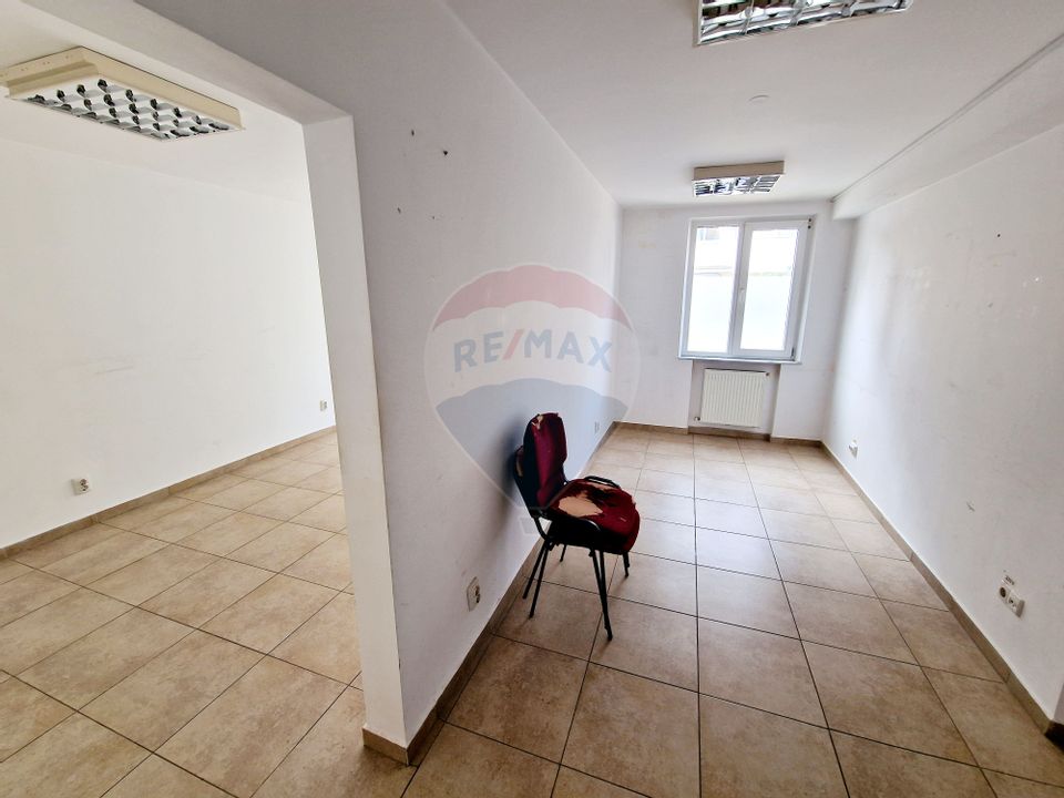 60sq.m Commercial Space for rent, Precista area