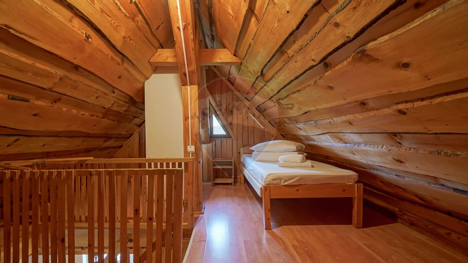 Vilă 12 camere  1.091 mp construiți Poiana Brașov