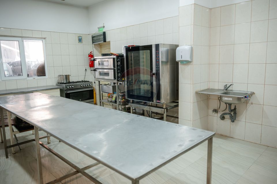 1,132sq.m Commercial Space for sale