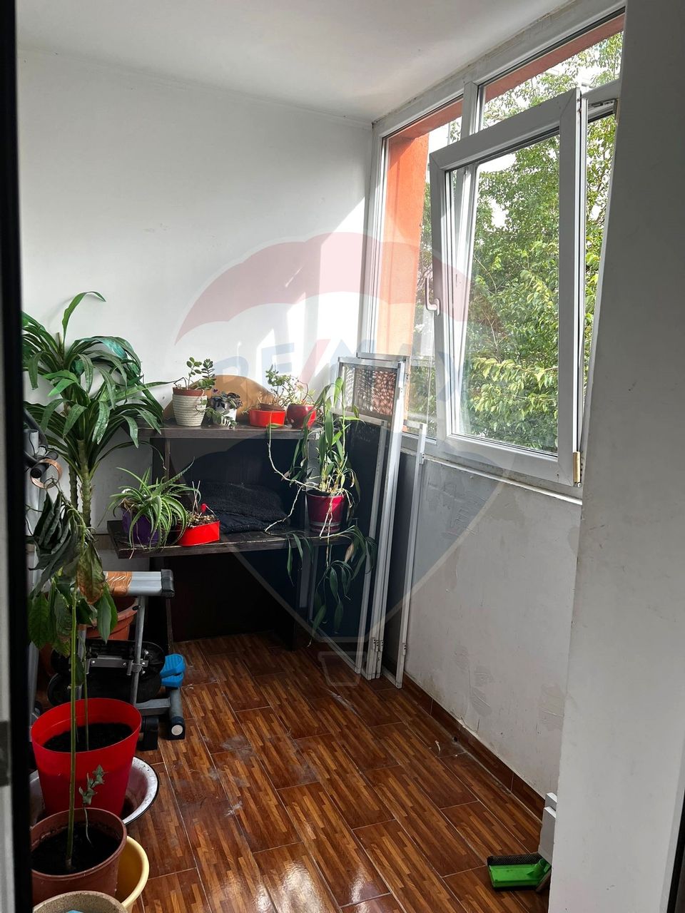 Apartament cu 4 camere de vânzare în zona Mosilor