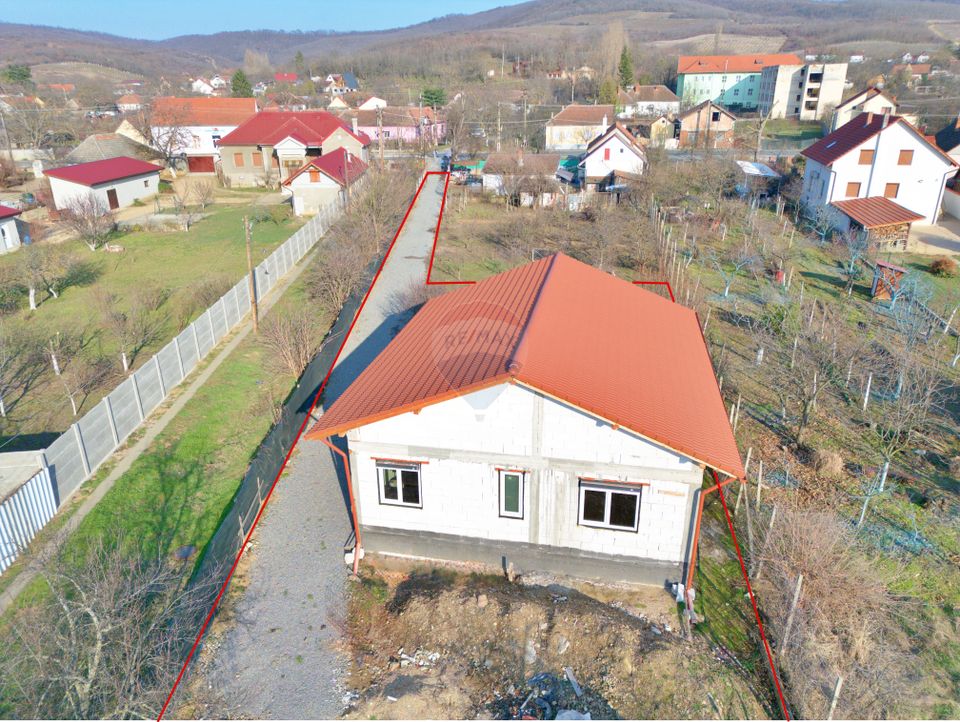 Casă 3 camere de vânzare în Miniș, jud. Arad