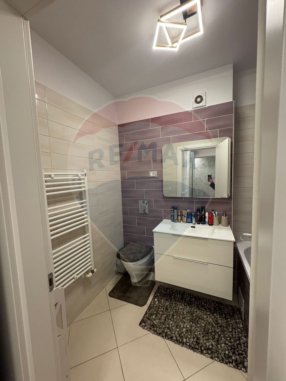 Apartament cu 2 camere mobilat si utilat et.1 la Victoria Residence