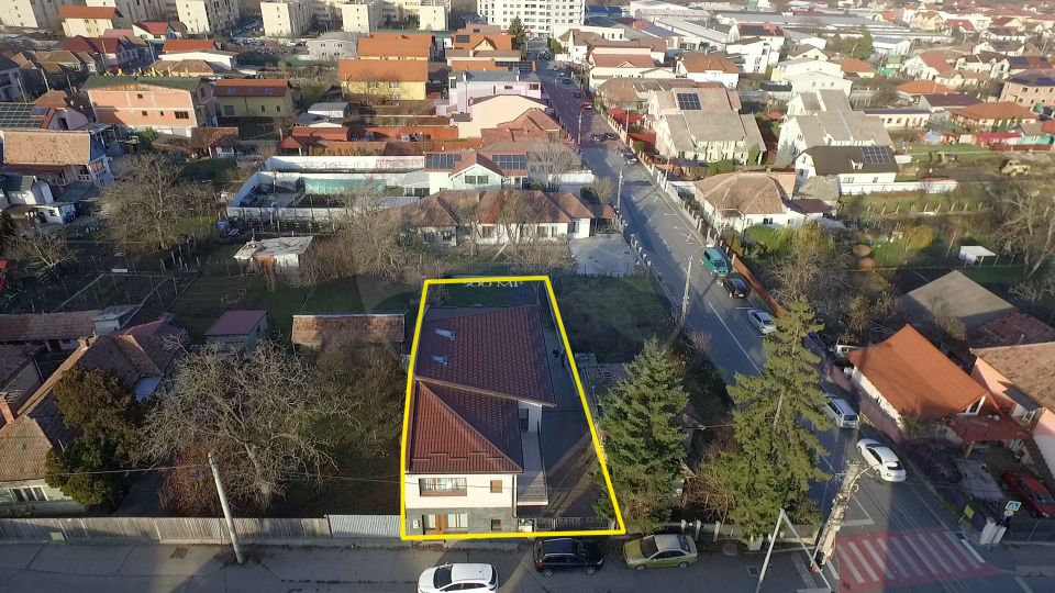 Casă / Vilă cu 4 camere de închiriat în zona Nord-Vest, Comision 0%