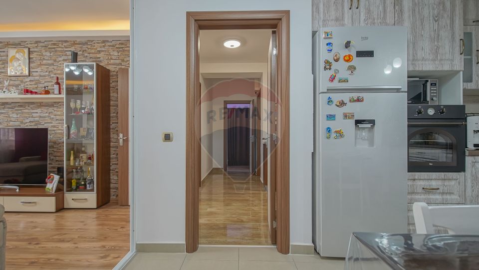 3 room Apartment for sale, Tractorul area