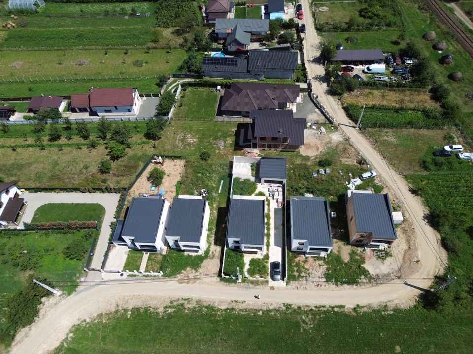 Casă moderne cu 4 camere de vânzare in SASAR / 5 ari teren / utilitati