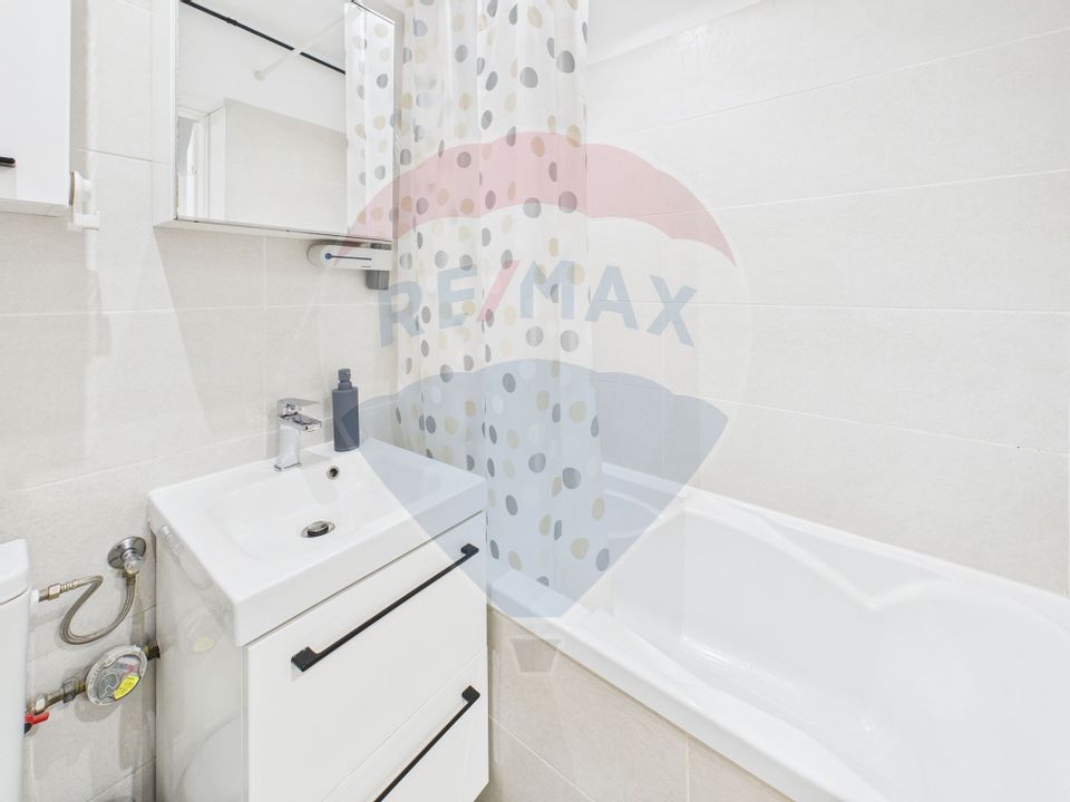 Apartament cu 4 camere de vânzare - Piata Rahova