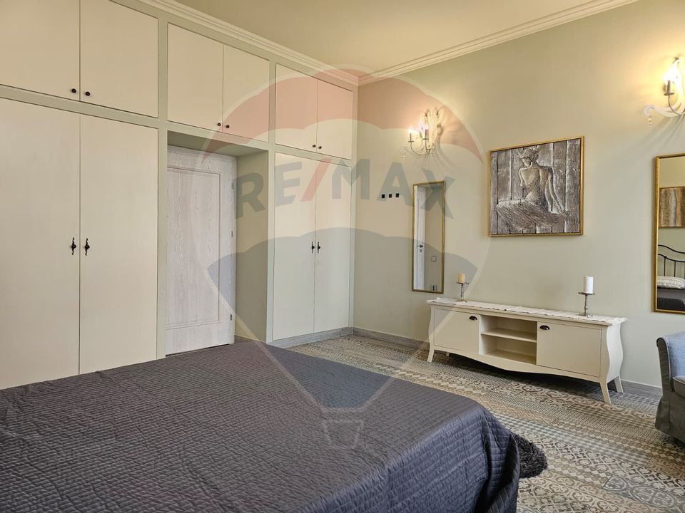 Inchiriez apartament superb cu 4 camere în zona Ultracentral