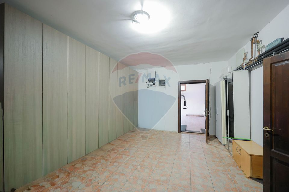 Casă / Vilă cu 5 camere de vânzare în zona Dealuri Oradea