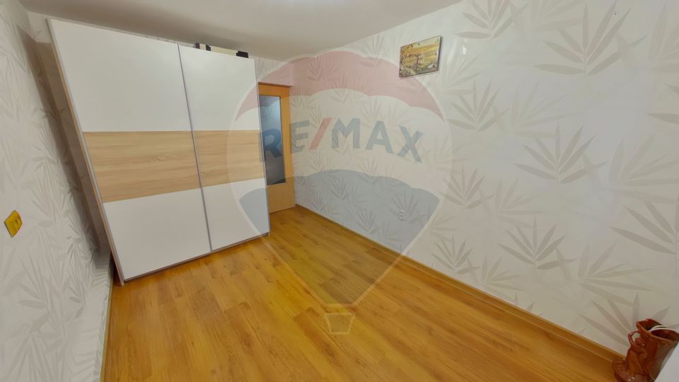 Apartament cu 3 camere de vânzare în zona centrala