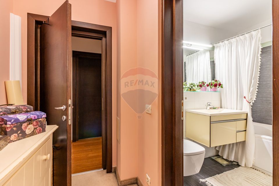 Apartament de vanzare, 3 camere la Piata Unirii, 2x parcare, metrou