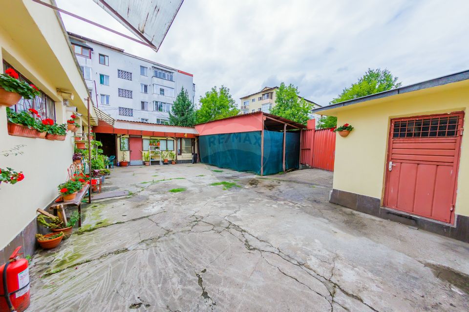 190sq.m Commercial Space, Central area