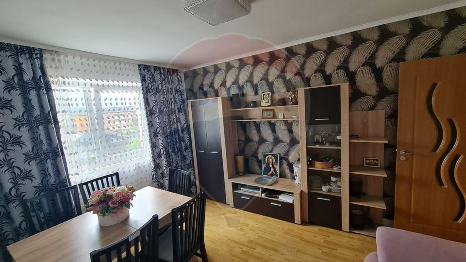 Apartament cu 2 camere de vânzare în zona Vest