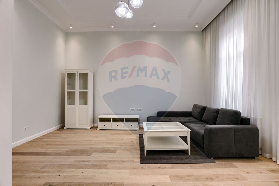 Apartament elegant într-o clădire istorică – Piața Mică, Arad