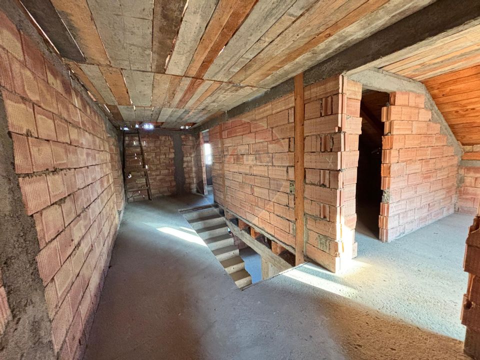 Casă Nouă pe 3 niveluri în Mediaș zona Baznei - priveliste superba