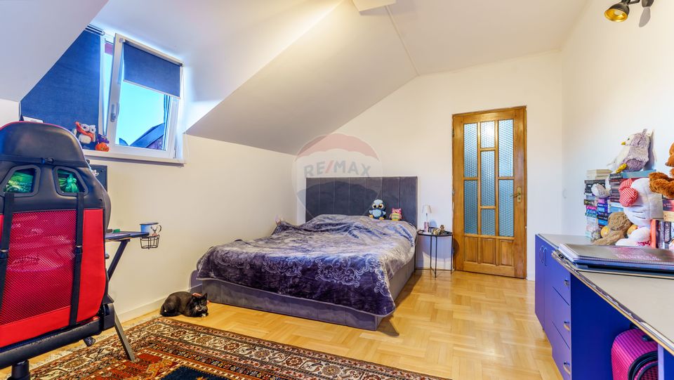 Casa individuala, 6 dormitoare, comision 0%, Intre Lacuri