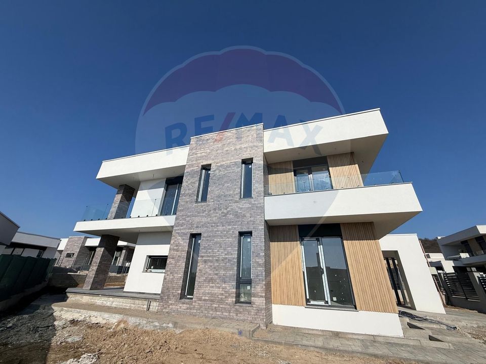 De vânzare casă 5 camere  în zona Dealuri Oradea