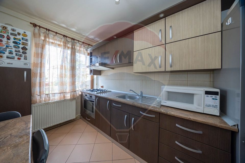 Apartament cu 3 camere, vis-a-vis de parcul Tractorul!