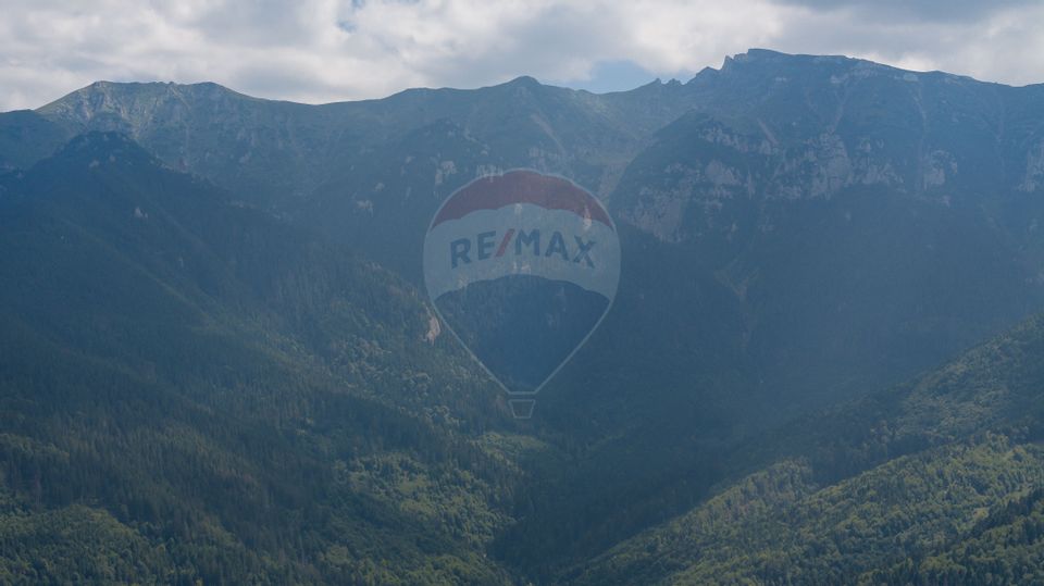 Teren Panoramic in Bran – Vedere spre Bucegi & Piatra Craiului