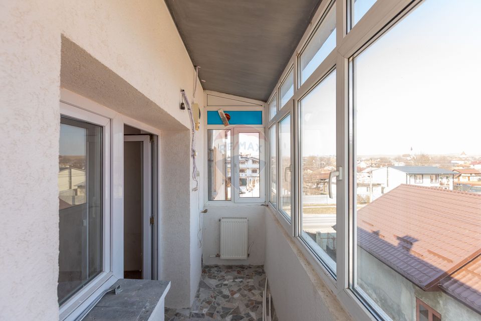 Apartament cu 3 camere de vânzare