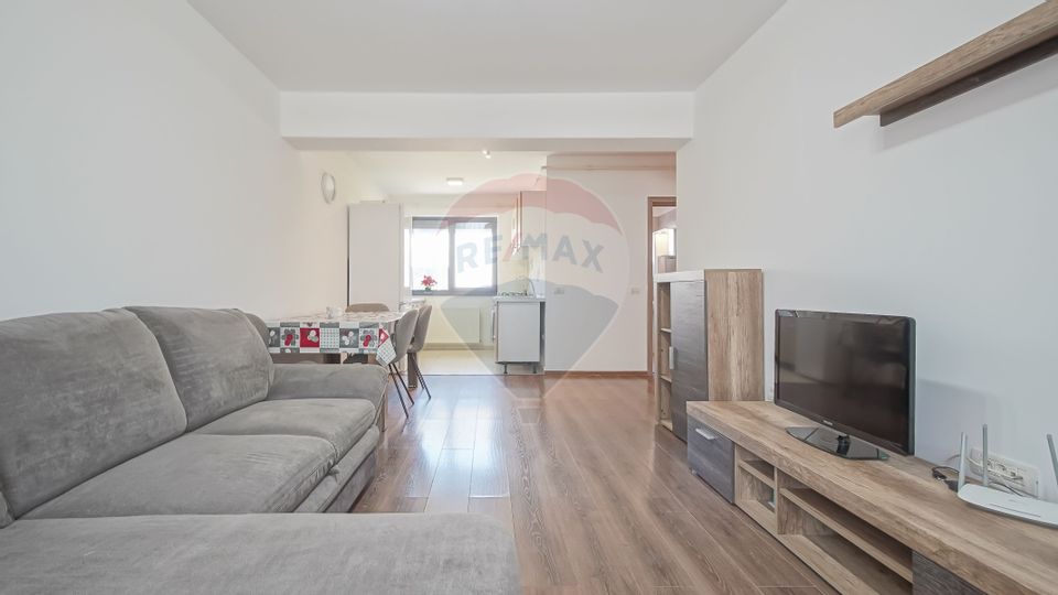 Apartament de 2 camere de închiriat în zona Tractorul