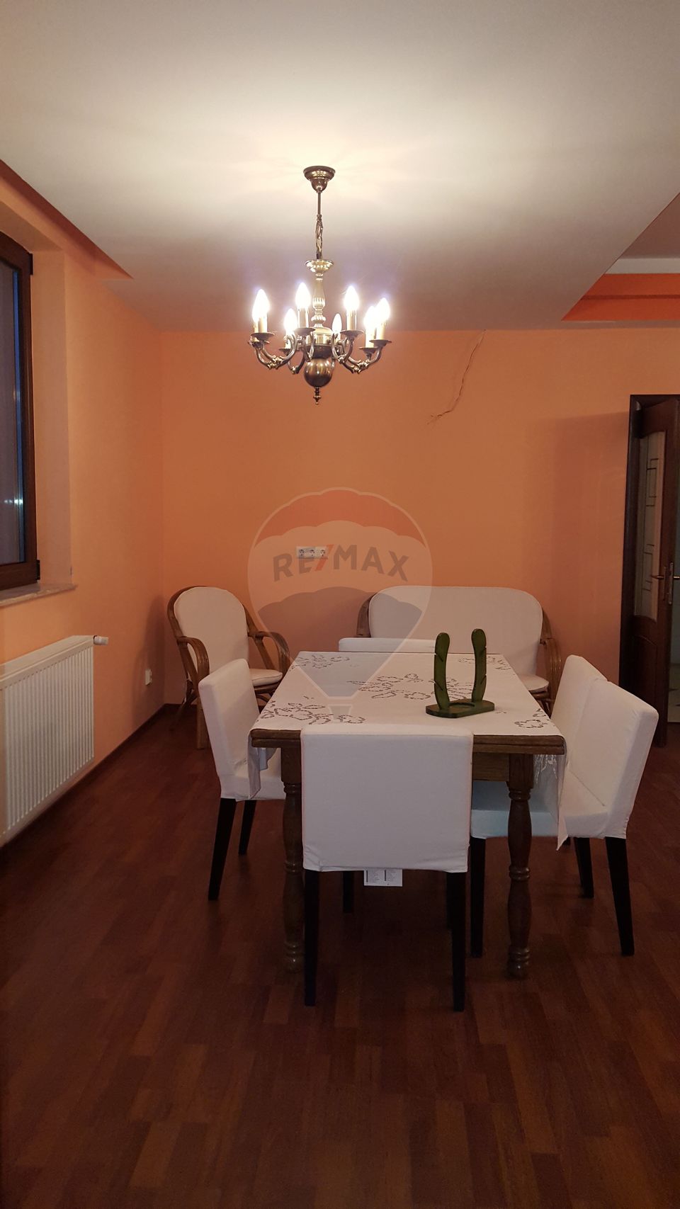 6 room House / Villa for sale