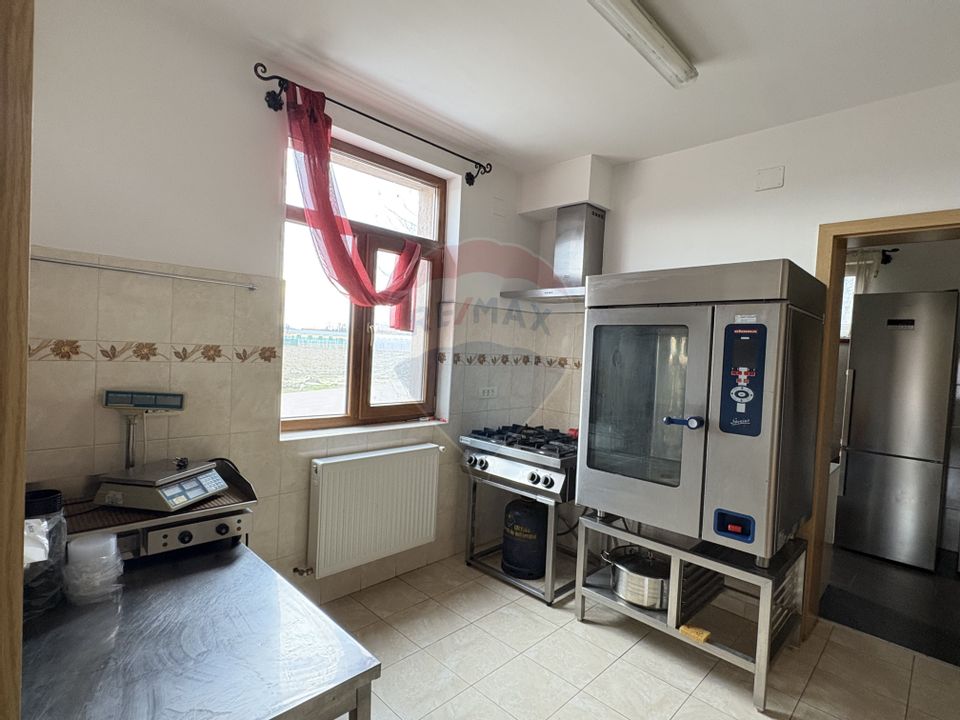 190sq.m Commercial Space for rent