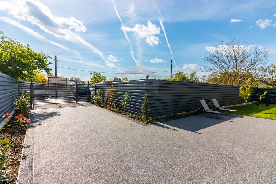 House / Villa For Sale Tunari/Dimieni Single House