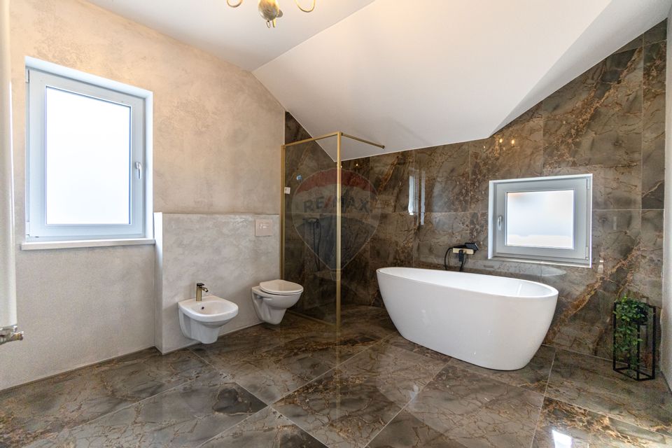 CASE NOI ÎN ARHITECTURĂ ALPINO-MODERNĂ CU ALEE PRIVATA | CRISTIAN