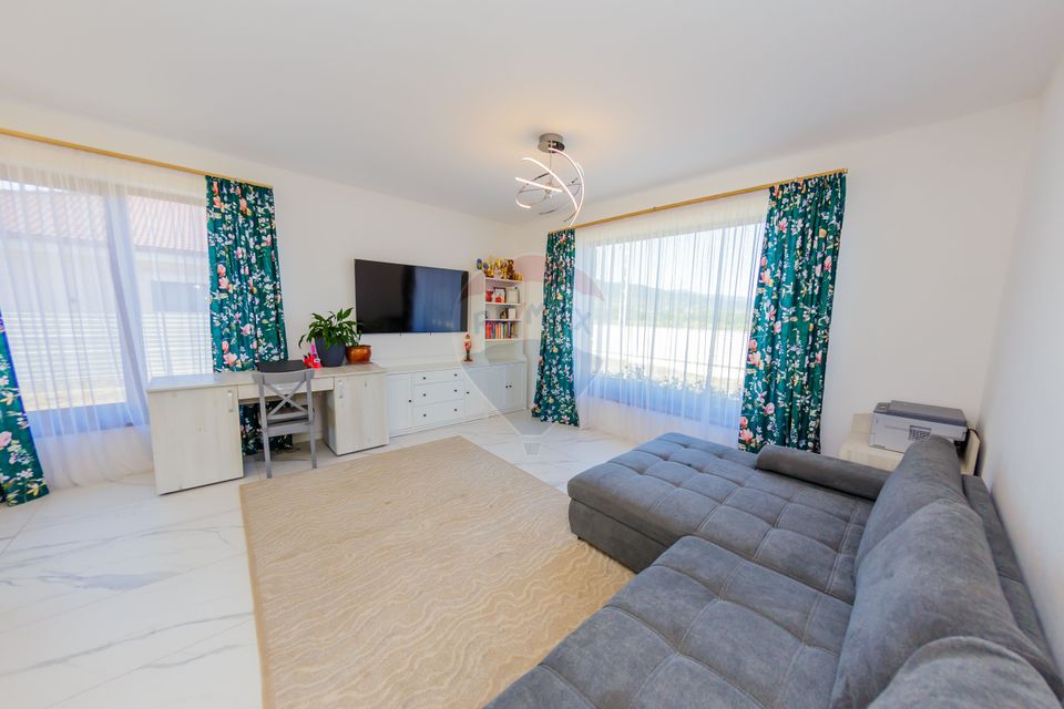 4 room House / Villa for sale