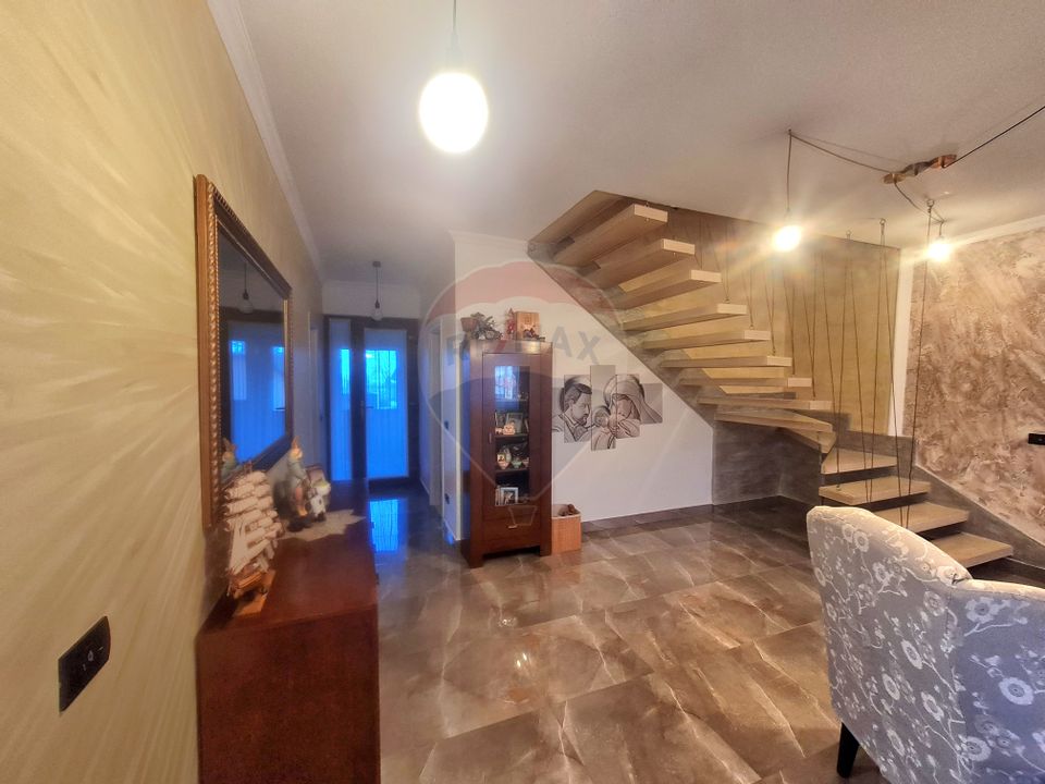 4 room House / Villa for sale